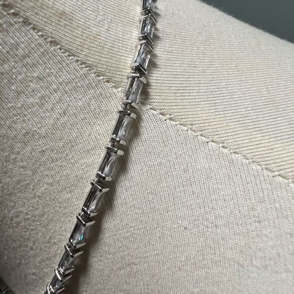 NWOT KENDRA SCOTT
Juliette Strand Necklace Rhodium - White Crystal #KSNK - Picture 7 of 9